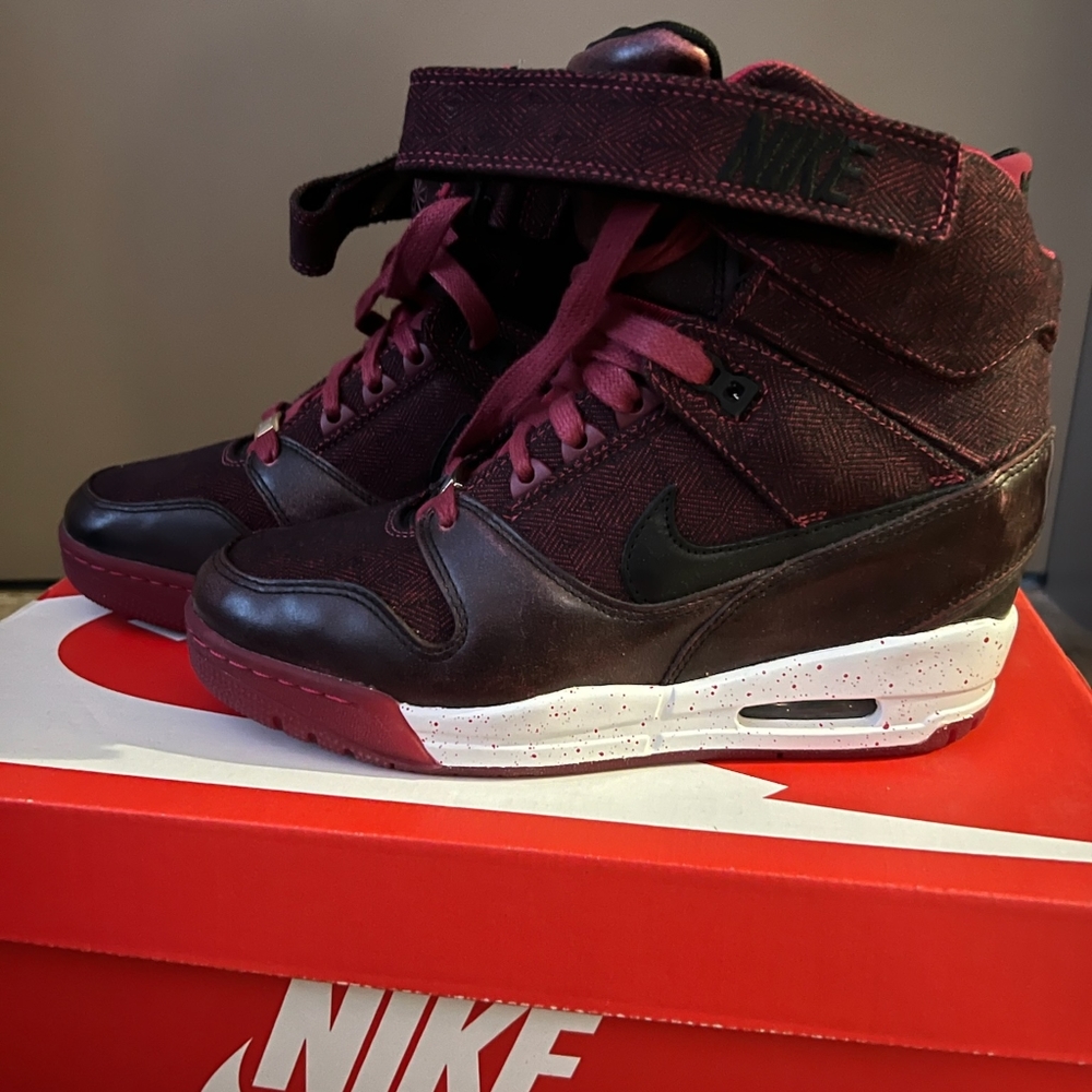 Nike Air Revolution Sky Hi City Pack Sz 9!w/ Box